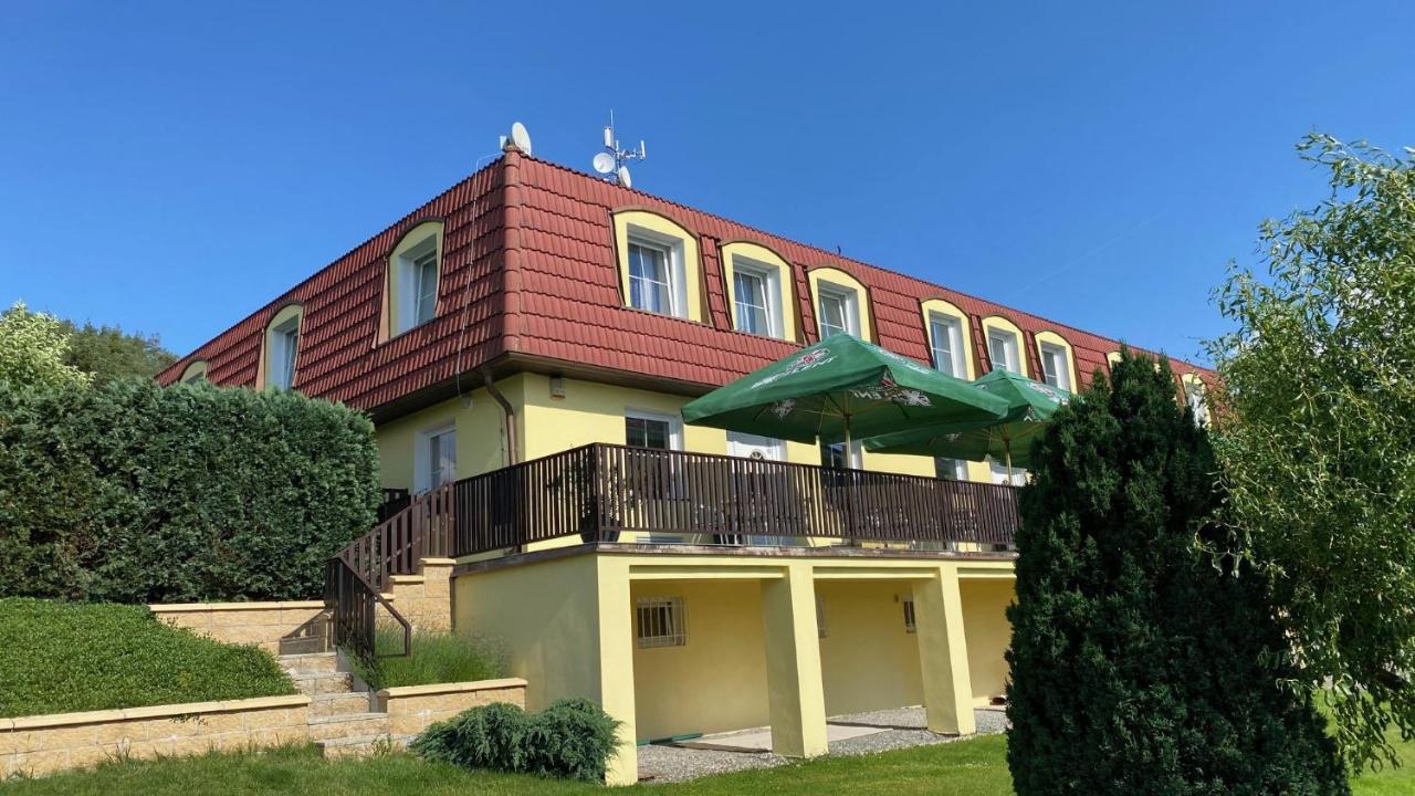 Penzion Kamejk Kamyk nad Vltavou Exterior foto